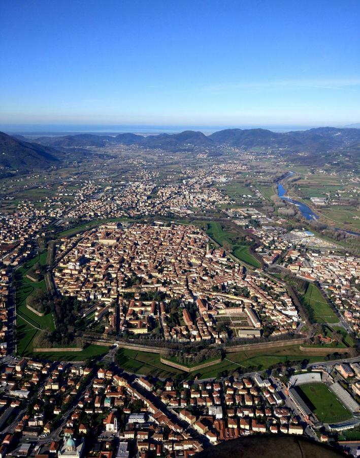 Charme Con Parcheggio Apartman Lucca Kültér fotó